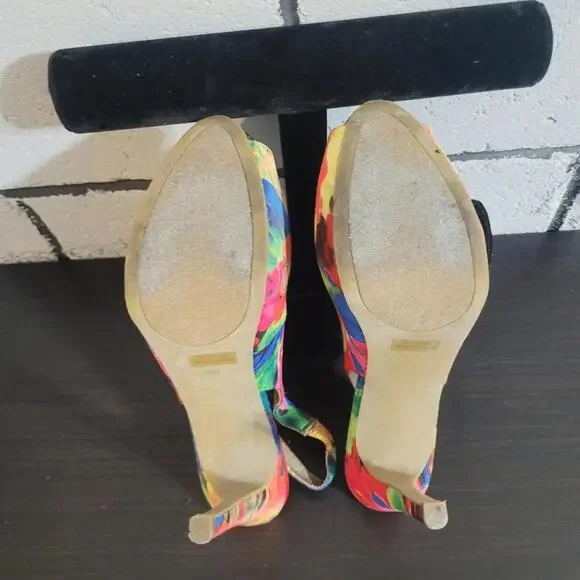 BUNDLE SALE!  G by GUESS Colorful Strappy Heels Size 8.5 - Picture 7 of 9